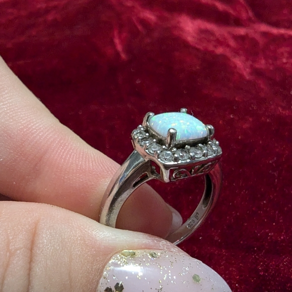 Genuine Opal and diamond ring - Picture 2 of 3